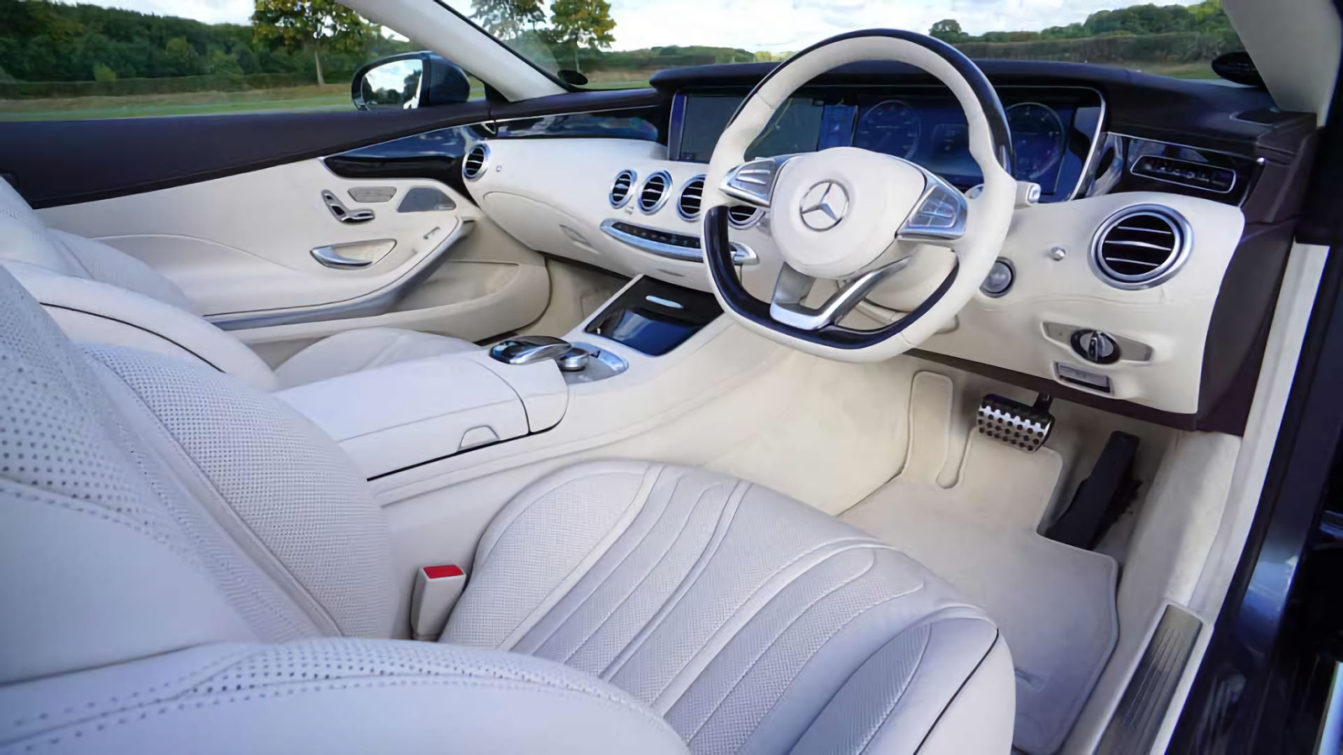 Mercedes Interior